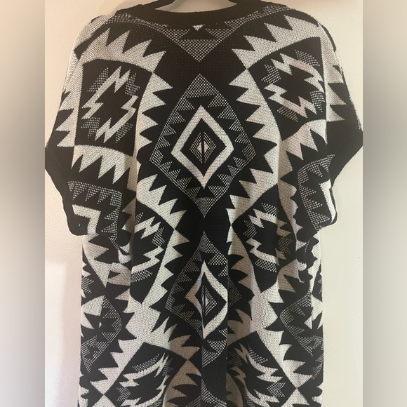 Pacsun tribal print sweater - Picture 2 of 3